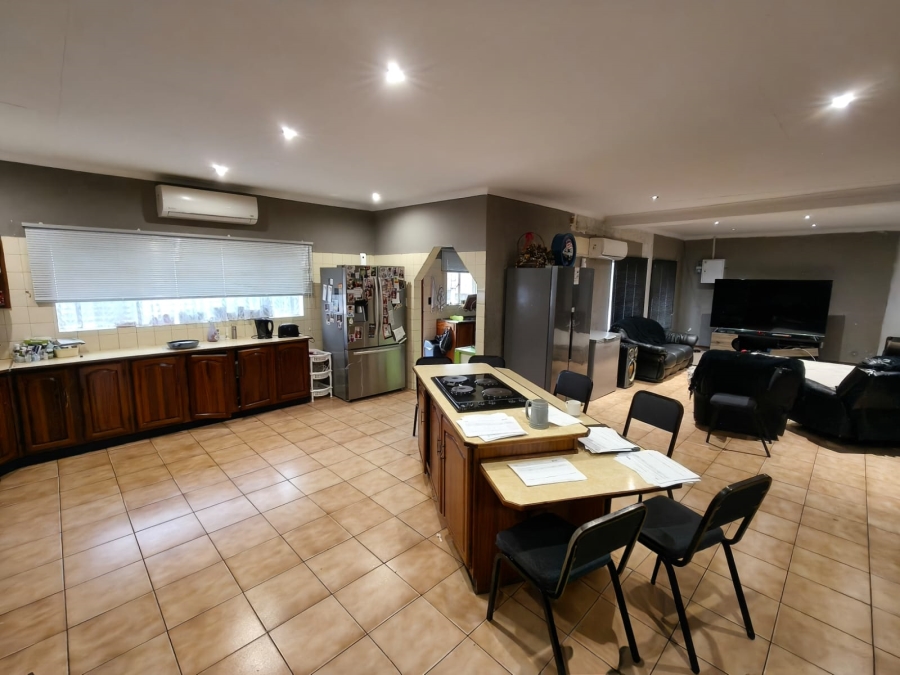 4 Bedroom Property for Sale in Safari Gardens North West